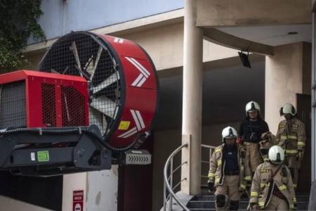 Tim DVI Sebut Pencarian Jasad Korban Kebakaran Terhambat Reruntuhan Gedung