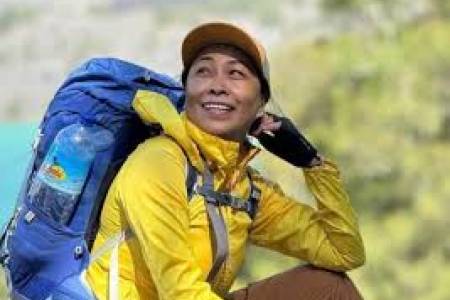 Puncak Cartensz Menjadi Penutup Pendakian Bagi Lilie Wijayanti