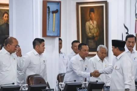Presiden Prabowo  Ancam Tutup Penggilingan yang Nakal