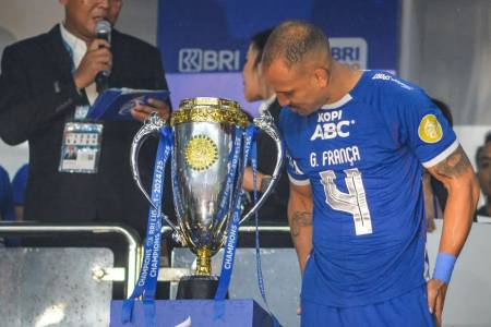 Liga 1: Persib Bandung Umumkan Berpisah dengan Bek Gustavo Franca 