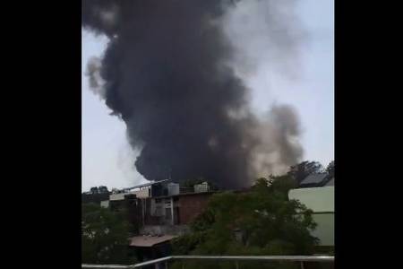 Bawa 242 Penumpang, Pesawat Air India Jatuh dan Meledak