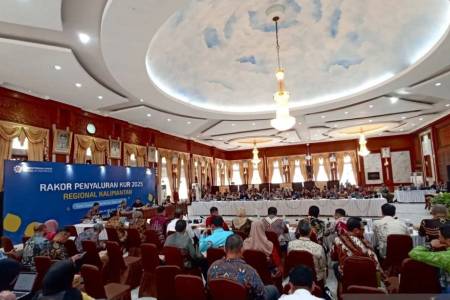 Menteri UMKM Maman Abdrurrahman Evaluasi Penyaluran KUR 2025 se-Kalimantan