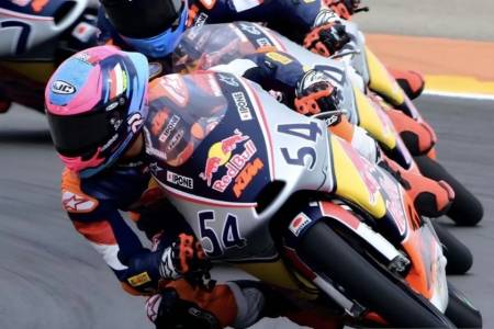 Pembalap Muda Indonesia Veda Ega Pratama Start dari Posisi 2  pada Seri 4 Red Bull Rookies Cup 2025