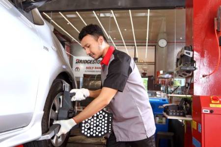 Pastikan Ban Aman Saat Roadtrip Libur Sekolah
