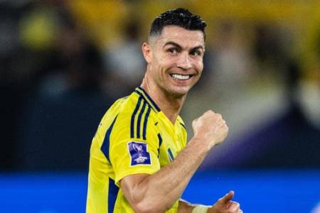 Megabintang Cristiano Ronaldo Resmi Bersama  Al-Nassr hingga 2027