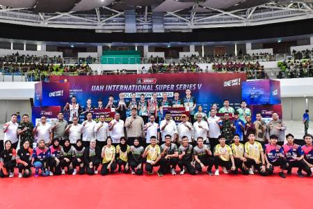 Menpora Dito Ariotedjo Apresiasi Turnamen Tenis Meja UAH International Super Series V 2025