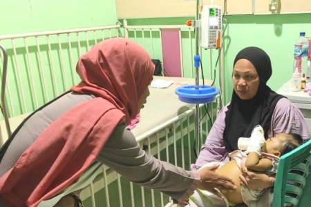 FJPI Cabang Papua Barat Daya Serahkan Donasi untuk Naura, Balita 14 Bulan Penderita Atresia Bilier