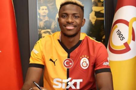 Napoli dan Galatasaray Sepakat atas Transfer Penyerang Victor Osimhen  