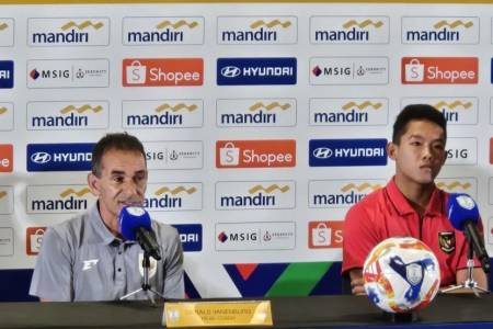 Gerald Vanenburg Yakinkan Tim Asuhannya Cepat Beradaptasi dengan Absennya Arkhan Fikri pada Pertandingan Semifinal ASEAN U-23 Championship