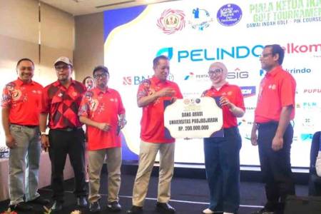 IKA Unpad dan PGA Unpad Serahkan Donasi Rp.200 Juta untuk Dana Abadi