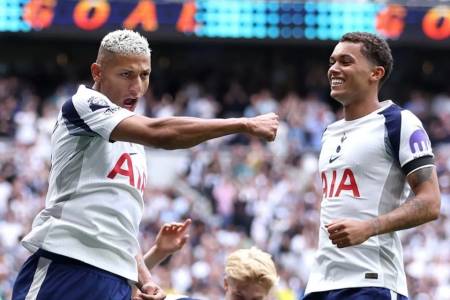 Liga Inggris: Cetak 2 Gol, Richarlison Bawa Tottenham atasi Burnley