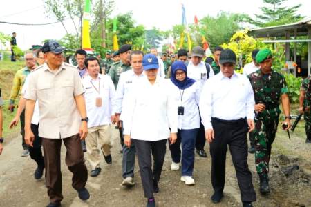 Mentan Amran: Hilirisasi Pertanian Butuh Disiplin TNI untuk Tingkatkan Kesejahteraan Petani