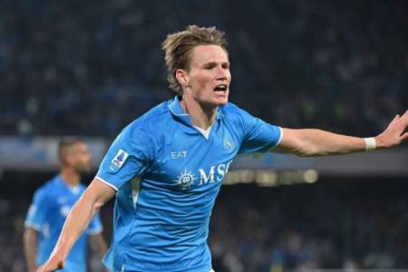 Liga Italai: Jay Idzes Belum Main, Sassuolo Dihajar Napoli