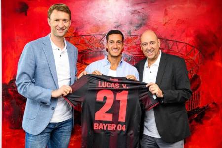 Bayer Leverkusen Resmi Datangkan Lucas Vazquez