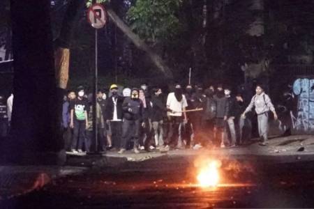 Polisi: Tembakan Gas Air Mata ke Unisba Dipicu Serangan Bom Molotov