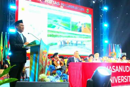 Dies Natalis Unhas, Mentan Amran Ajak Kampus Cetak Generasi Unggul