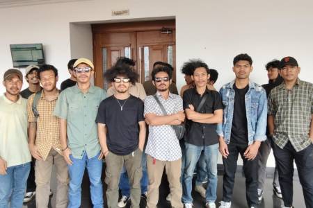 Tolak Dugaan Kriminalisasi terhadap Karyawan WKM, Sejumlah Aktivis Maluku Utara Pantau Sidang di PN Jakpus