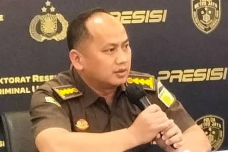 Paspor Riza Chalid dan Jurist Tan Dicabut, Status Tetap WNI