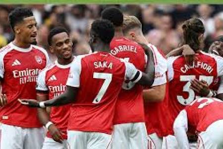 Arsenal Kokoh di Puncak Klasemen