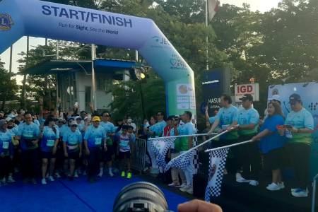 1.500 Pelari Warnai JEC Run for Sight 2025: Langkah Sehat, Terang untuk Sesama
