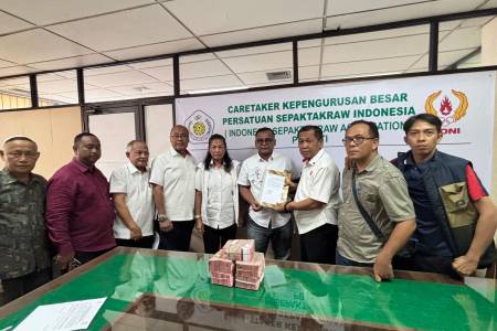 Rudianto Manurung Serahkan Berkas Calon Ketua Umum PB.PSTI ke KONI Pusat