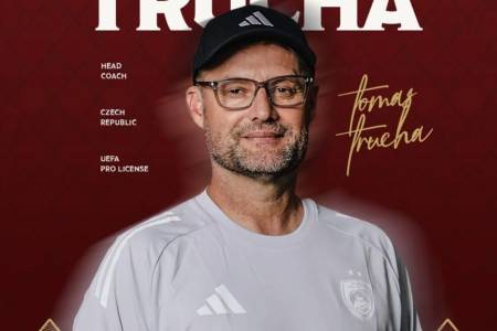 Resmi! PSM Makassar Kontrak Tomas Trucha sebagai Pelatih Baru