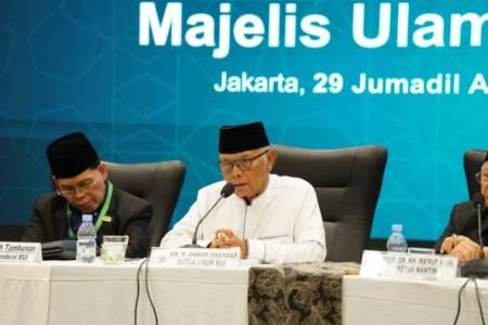 KH Anwar Iskandar Terpilih Kembali Jadi  Ketua Umum MUI Periode 2025-2030