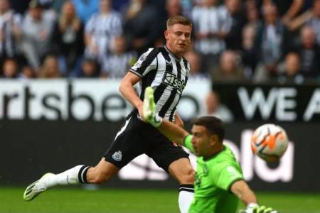 Newcastle Sikat Manchaster City, 2-1, Harvey Barnes Cetak 2 Gol