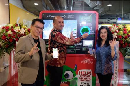 Sharp Resmikan Mesin RVM di Plaza Indonesia, Perkuat Aksi Nyata Kurangi Sampah Plastik