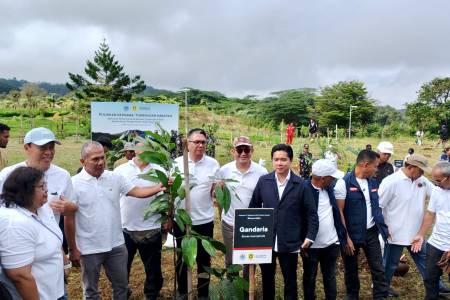 Eiger Adventure Land dan KLH Tanam Ribuan Pohon Endemik untuk Perkuat Ekosistem DAS Bogor