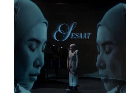 Penyanyi Asal Malaysia Aina Abdul Rilis Single 'Sesaat', Sebuah Perjalanan Jiwa Lewat Masa Penuh Refleksi