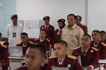 Presiden Prabowo Resmikan 166 Sekolah Rakyat
