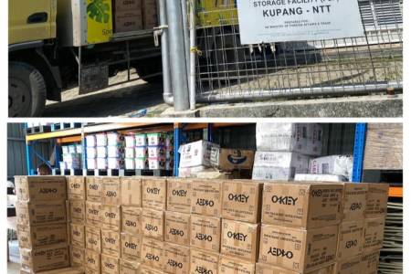 PMI Salurkan 50 Ribu Buku Tulis dan 25 Ribu Pulpen untuk Sekolah di NTT