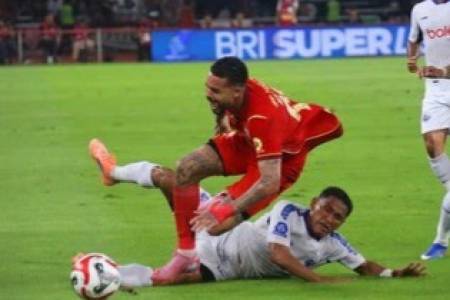 Macan Kemayoran Tersungkur di GBK, Arema Pulang dengan Kemenangan 2-0