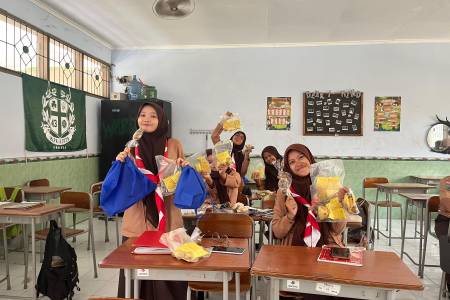 Saat Susu MBG Menjadi Milik Bersama, Tak Sekadar Berbagi Gizi Juga Empati