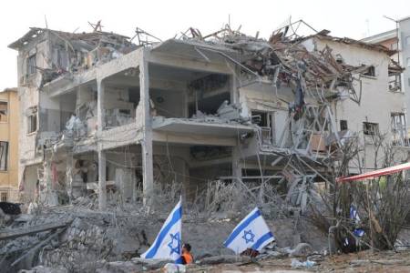 Khawatir Serangan Iran, AS Minta Warganya Tinggalkan Timur Tengah