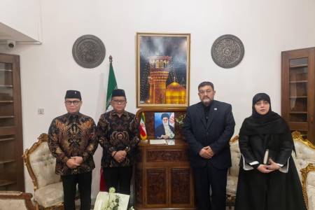 Megawati Soekarnoputri Kirimkan Surat Duka atas Wafatnya Pemimpin Tertinggi Iran Ayatollah Ali Khamenei