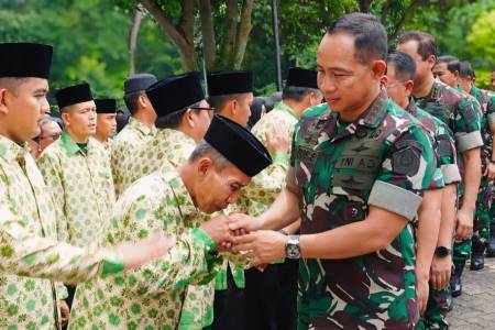 Panglima TNI Berangkatkan Umroh Ratusan Prajurit dan ASN TNI