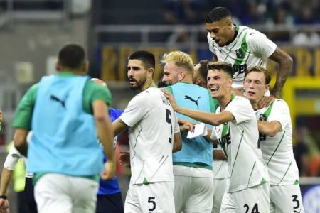 Liga Italia: Sassuolo Taklukkan 10 Pemain AC Milan dengan Skor 2-0 