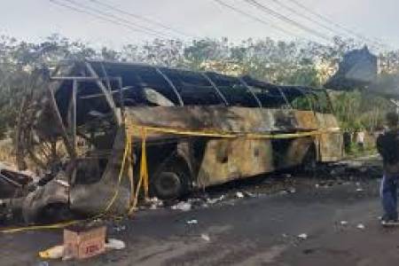 16 Korban Tewas Akibat Tabrakan Maut Bus ALS Dievakuasi