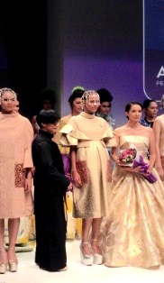 Didi Budiardjo Di JFW 2016; Warna Cat Jadi Sumber Inspirasi