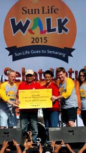 PMI 2015; Terima CSR Sun Life Financial Indonesia