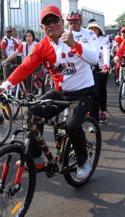 Panglima TNI Gowes Bersama Rakyat; Pecahkan Rekor MURI