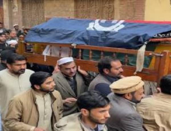 Bom Bunuh Diri di Masjid Pakistan, 100 Jamaah Tewas!