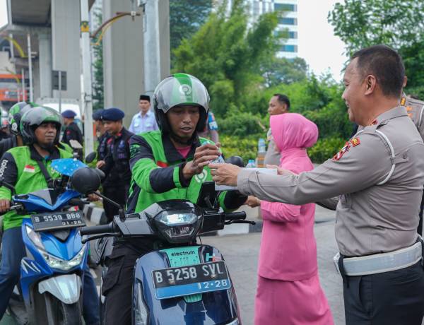 Dukung Kualitas Gizi Masyarakat, Korlantas Polri Galakkan  Program "Jumat Berkah"