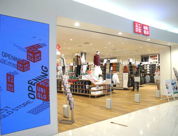 UNIQLO Senayan City, Tampil Lebih Segar Dan Hadirkan Layanan RE.UNIQLO STUDIO dan UTme!