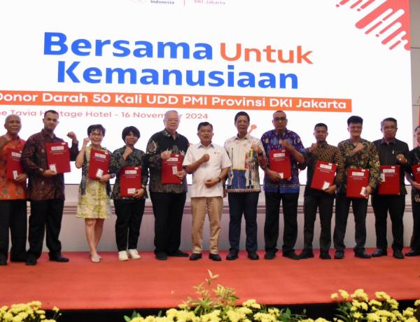 PMI DKI Jakarta Berikan Penghargaan Donor Darah Sukarela 50 Kali Kepada 200 Pendonor 