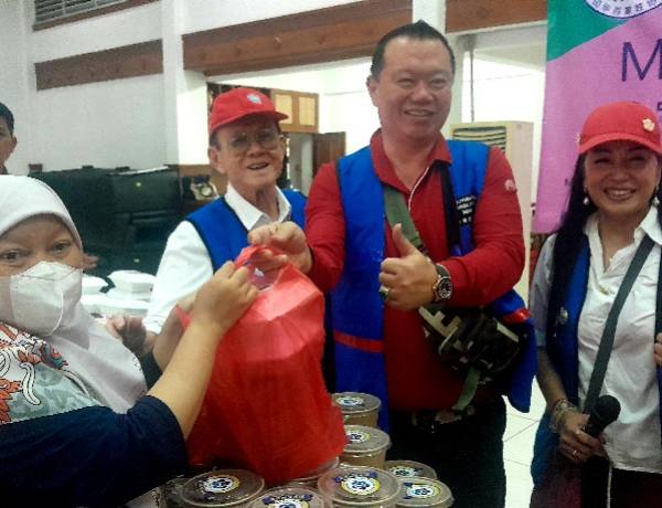 Terus Menyala! 4000 Box "PSMTI Makmur Rp. 2000" di Dinas Lingkungan Hidup Pemprov DKI Jakarta Diserbu Warga