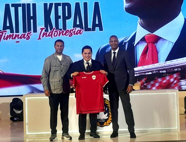 Resmi! PSSI Resmi Perkenalkan Patrick Kluivert sebagai Pelatih Kepala Timnas Indonesia