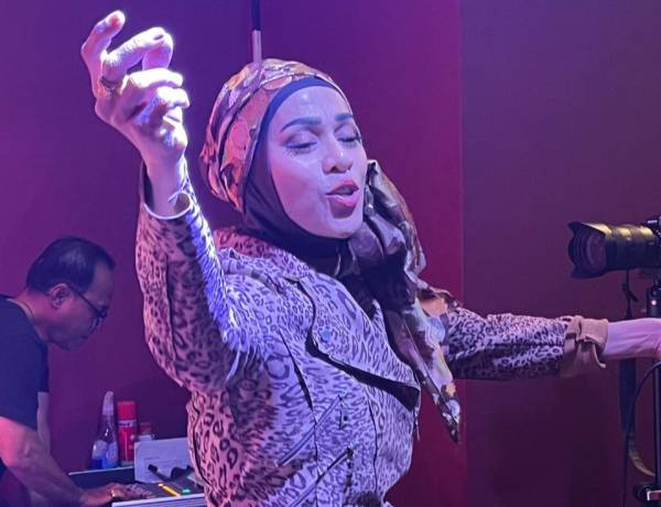 Tampil di DeHills, Imaniar Memukau Penggemar Jazz Jakarta